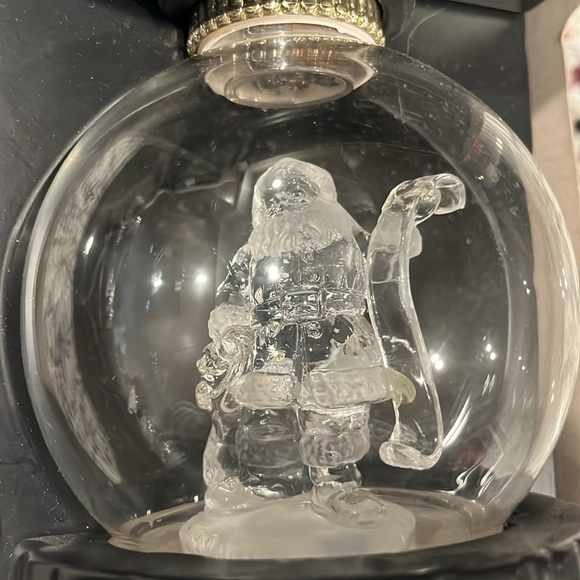 CHRISTMAS EVE HOLIDAY RADIANCE SANTA GLASS GLOBE Illuminated Christmas Ornament - Picture 2 of 8